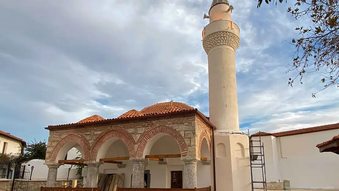 Sığacık'ta 500 yıllık cami restore edildi