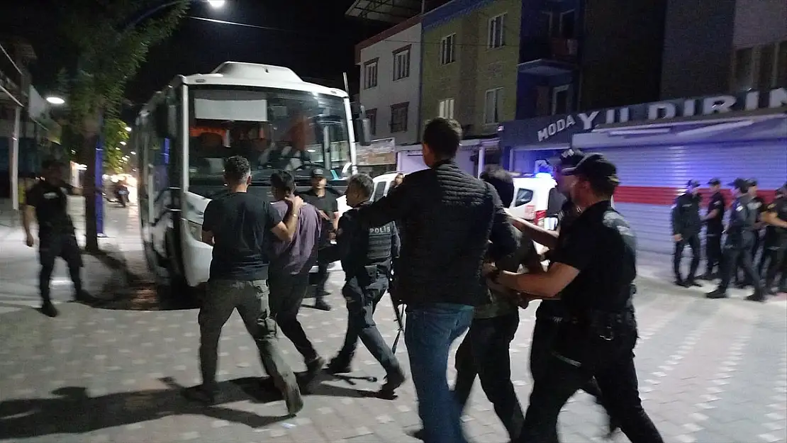 Silahlı kavgada 3 kişi gözaltına alındı￼