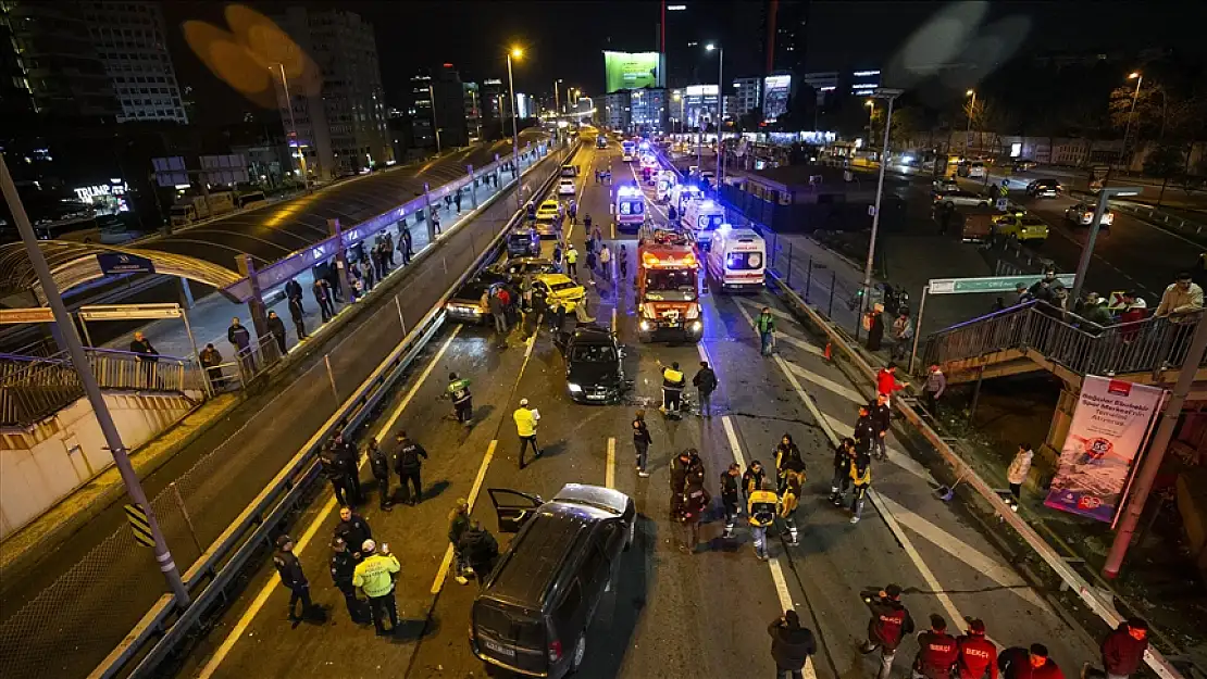 Şişli’de zincirleme trafik kazasında 8 kişi yaralandı