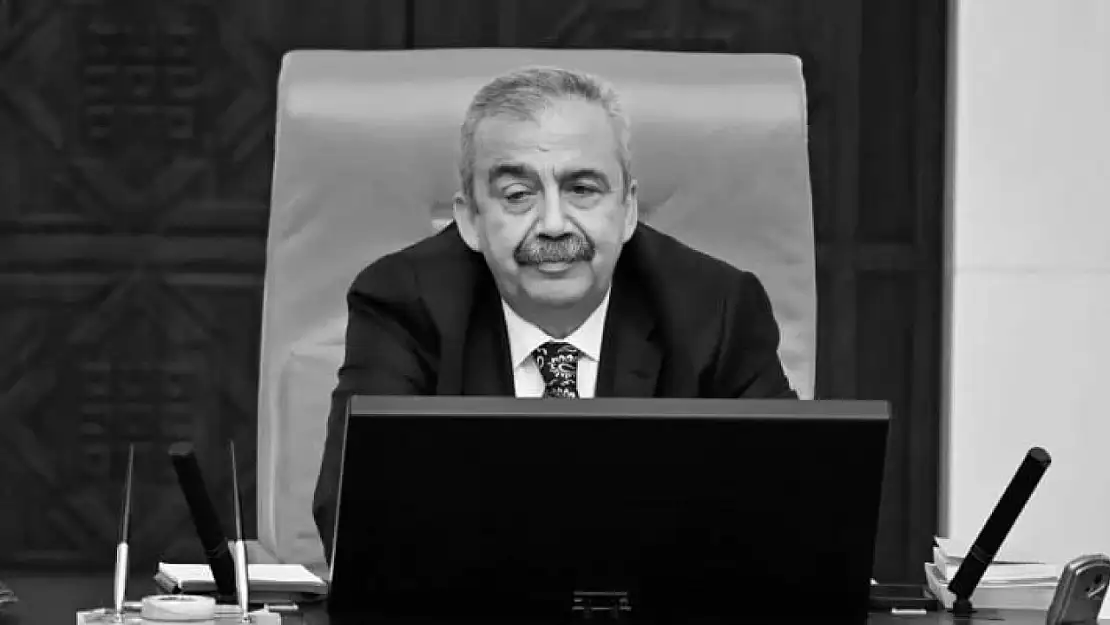 Son dakika! Sırrı Süreyya Önder hayatını kaybetti!