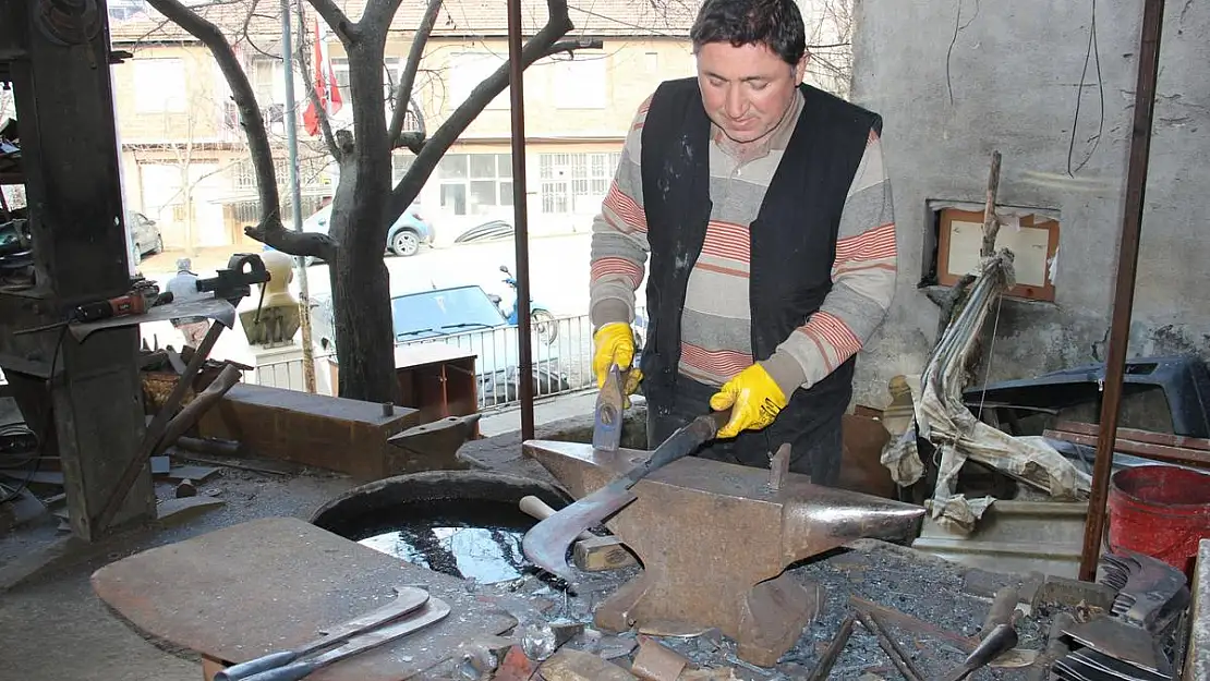 Soğuk demirciliğe hala yoğun ilgi devam ediyor