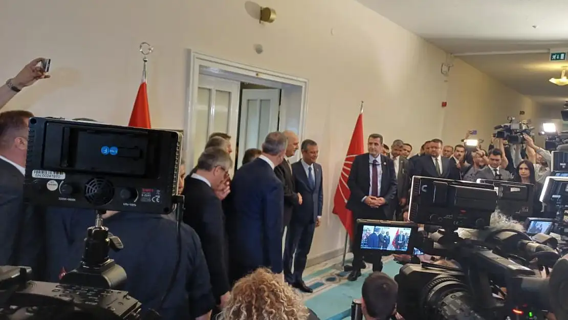 Son dakika! Numan Kurtulmuş'tan Özgür Özel'e kritik ziyaret!