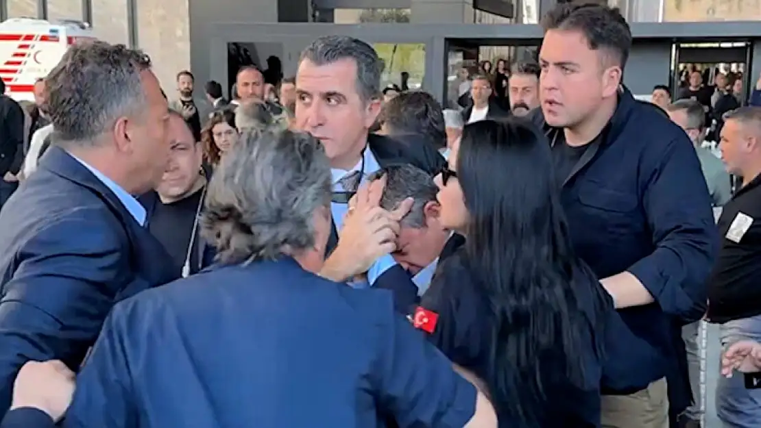 Son dakika! Özgür Özel'e saldıran saldırgan gözaltında!