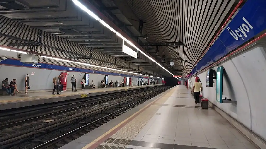 SON DAKİKA! Üçyol Metro İstasyonu’nda korkunç kaza!