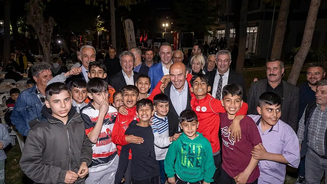 Soyer, Kandere Parkında halkla kucaklaştı