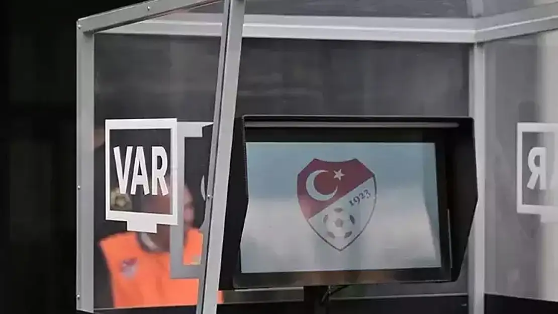 Süper Lig'de VAR düzenlemesi: Türk hakemler geri dönüyor!