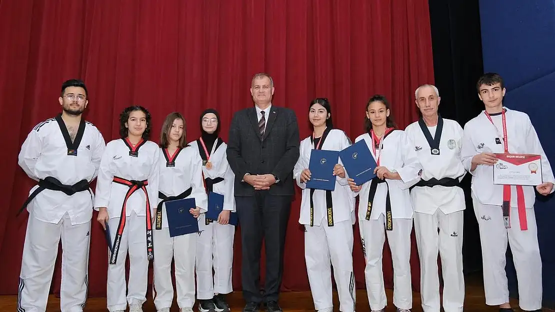 Taekwondocular Tire Belediyespor çatısı altında toplandı!