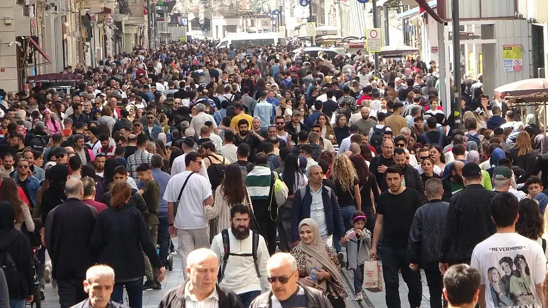 Taksim'de bayram yoğunluğu yaşandı