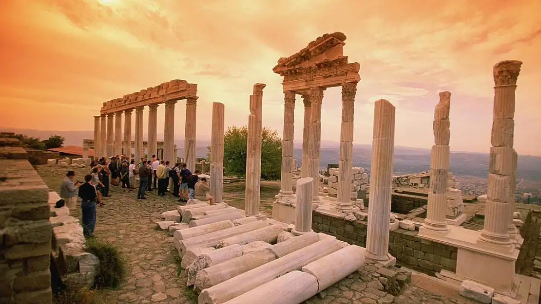 Tarihte İlklerin Şehri: Bergama