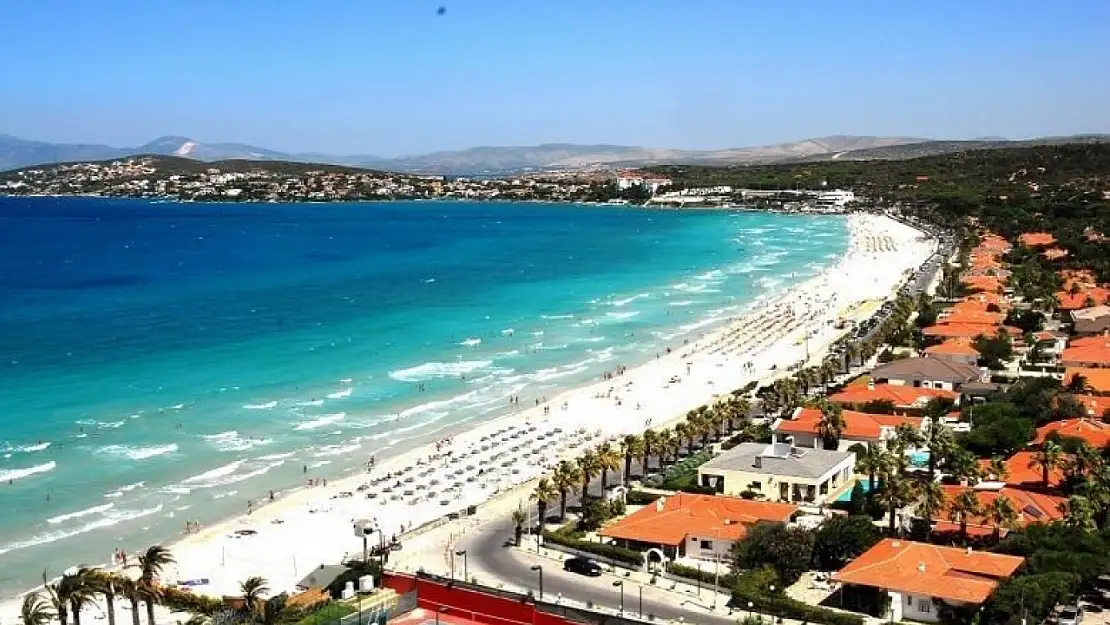 Tatilciler fark etmeyecek ama... Çeşme'de hazırlık başladı