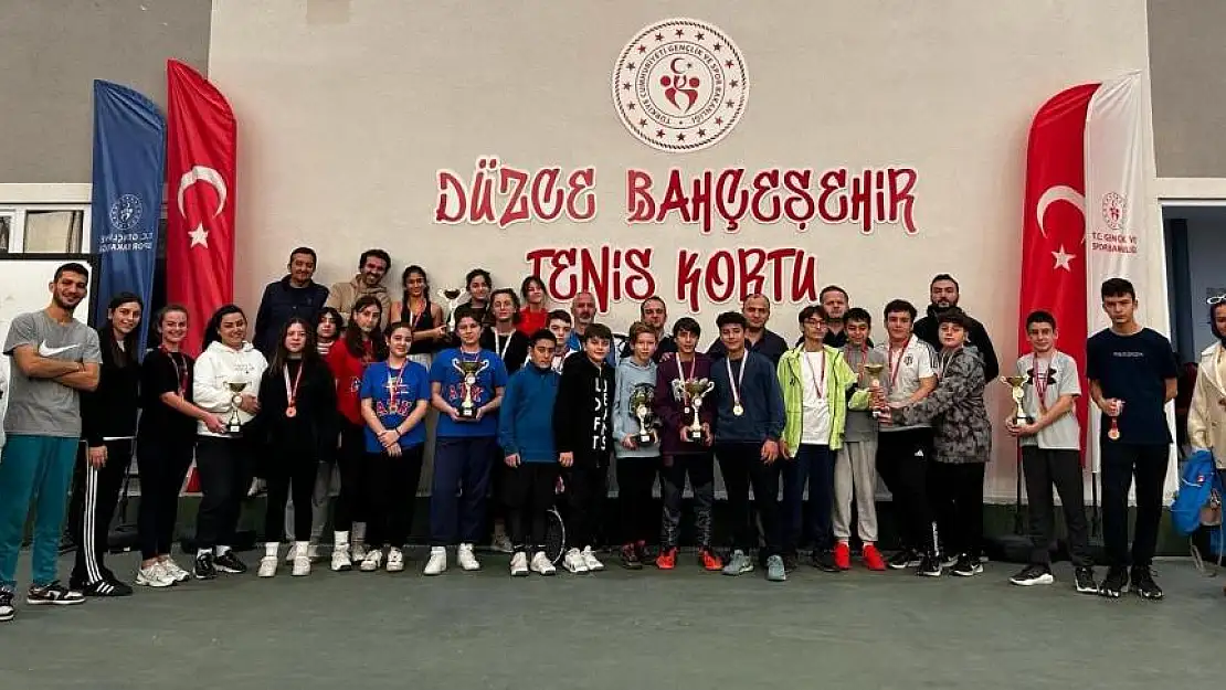 Tenis müsabakaları birincileri belli oldu