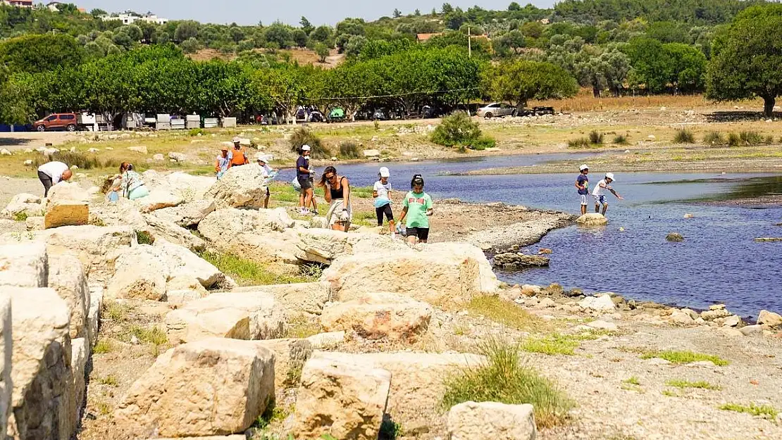 Teos Antik Kentte çevre temizliği