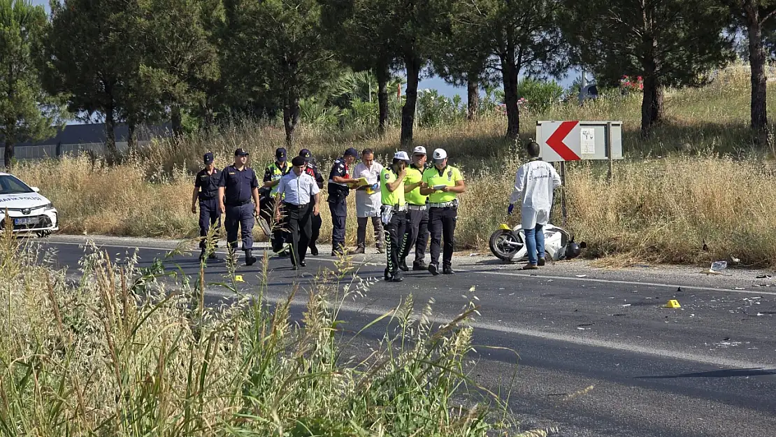 Tire'de kamyonetle motosikletler çarpıştı: 1 ölü