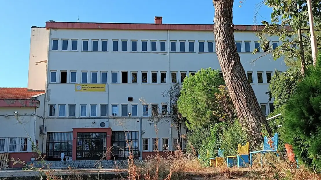 Tire Mesleki ve Teknik Anadolu Lisesi’nde Bakım ve Onarım Çalışmaları Başladı