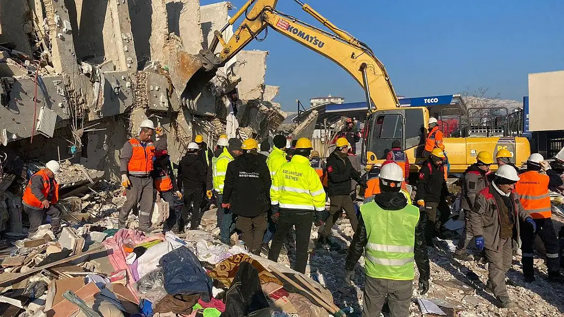 Torbalı Belediyesi çalışanları Hatay'da