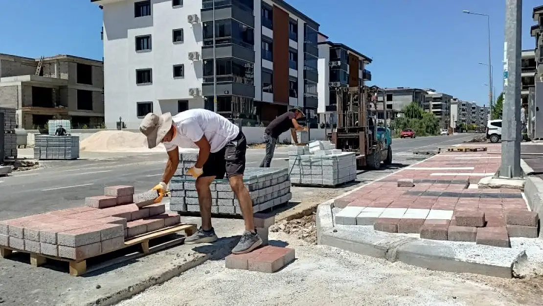 Torbalı Belediyesi’nden bu kez kaldırım atağı