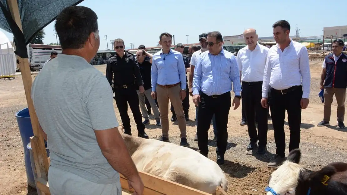 Torbalı Kaymakamı kurban pazarını denetledi