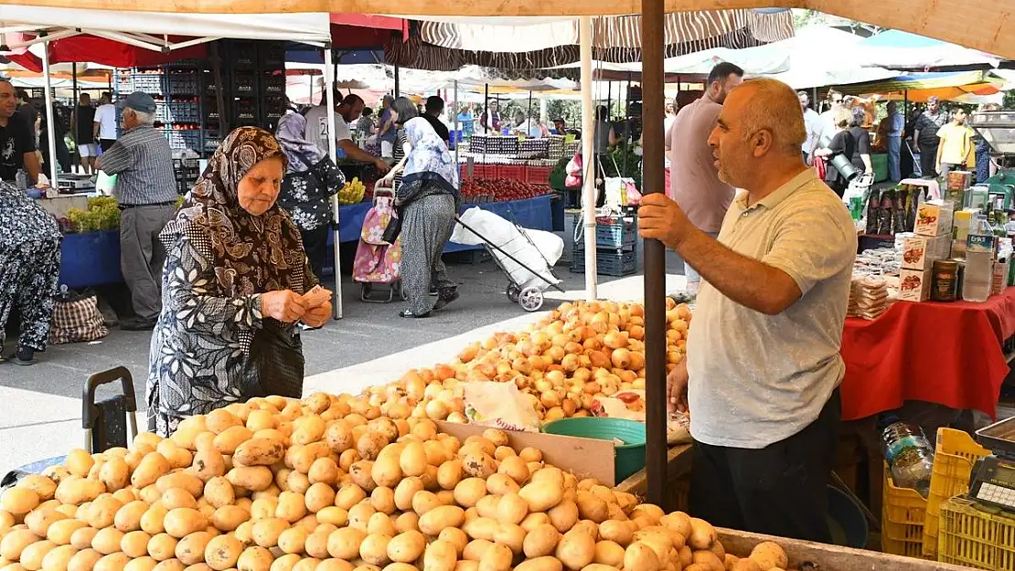 Torbalı pazarı yeni yerine taşındı