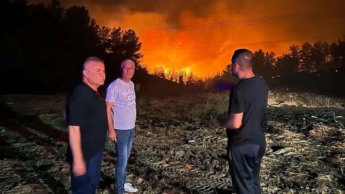 Torbalı yangın kabusu yaşadı belediye başkanı yangın yerinde sabahladı