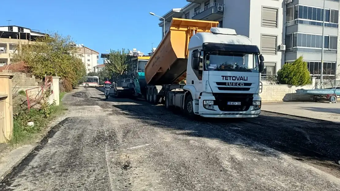 Torbalı’da asfalt seferberliği sürüyor