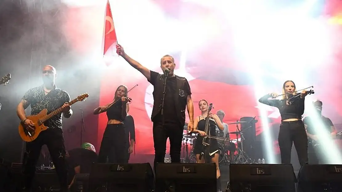 Torbalı’da Haluk Levent coşkusu