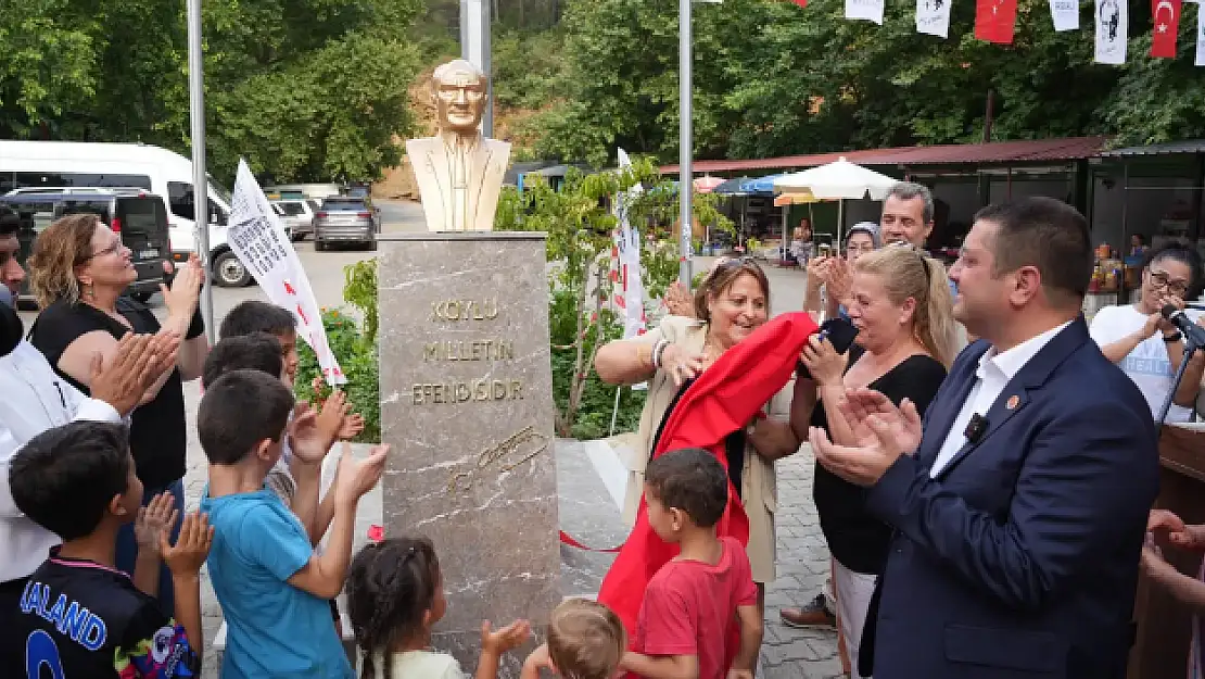 Torbalı’da her mahalleye bir Atatürk büstü