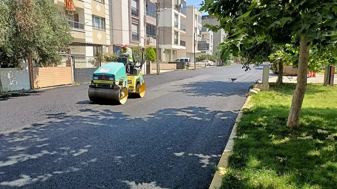 Torbalı’da kazılan sokaklar 24 saat geçmeden asfaltlandı