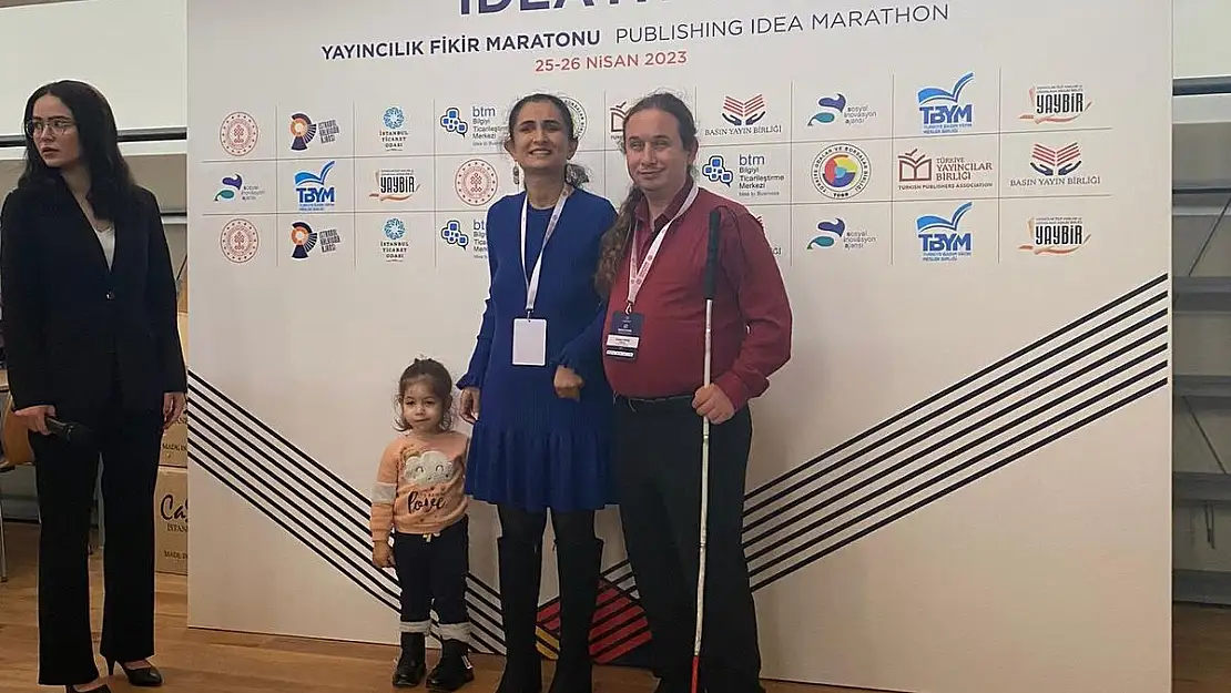 Torbalılı Görme Engelli Öğretmen Çift, Fikir Maratonu’nda Yarışıyor