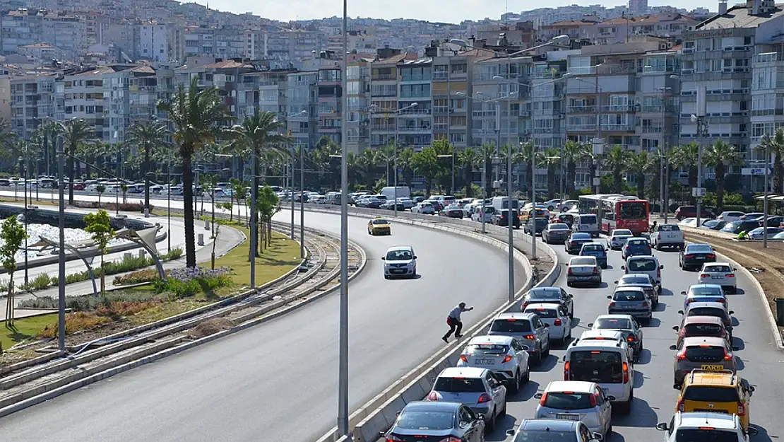Trafik kazaları neden artıyor? İşte sürücülerin uyması gereken kurallar