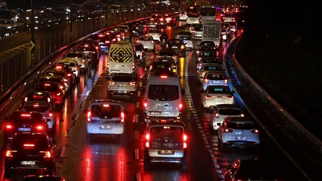 Trafikte yeni ceza dalgası: Meclise sunuluyor, ehliyetsiz kalabilirsiniz!