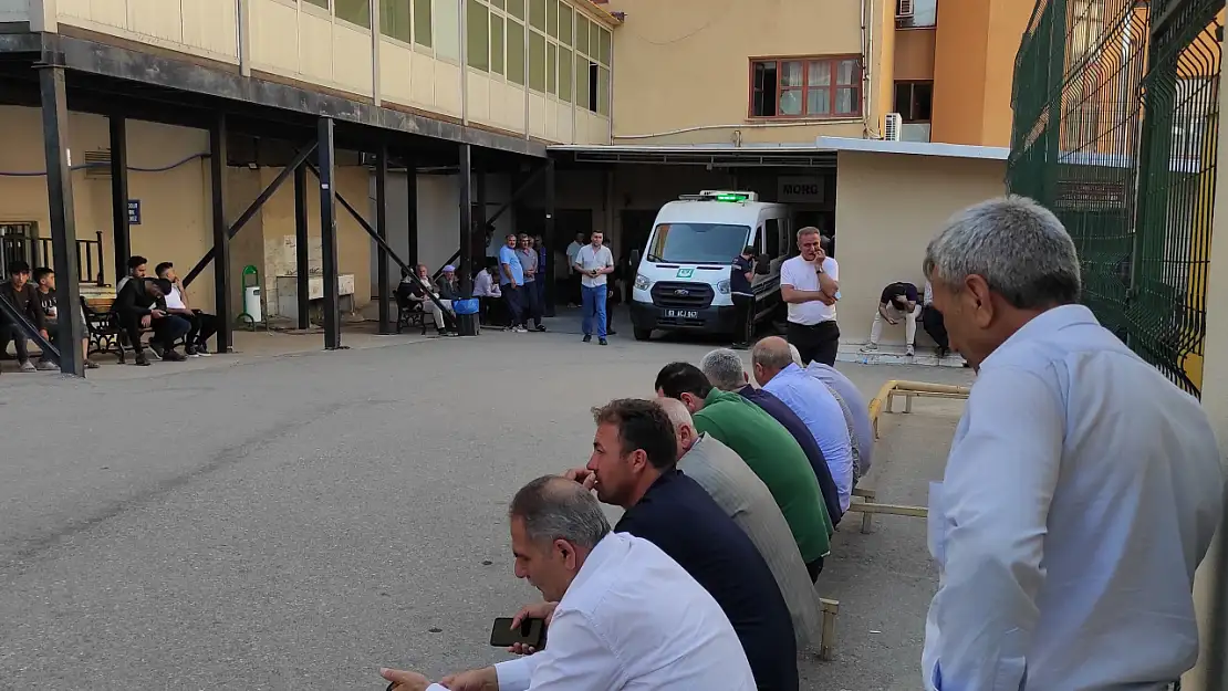 Trafoyu tamir etmek istedi, akıma kapıldı!