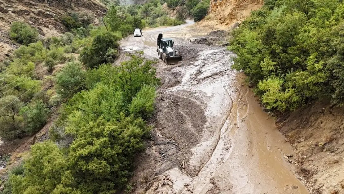 Tunceli'de heyelan! 