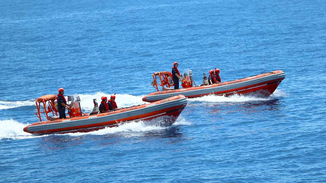 Türk Silahlı Kuvvetleri Ege Denizi'nde! Nefes kesen kurtarma operasyonu