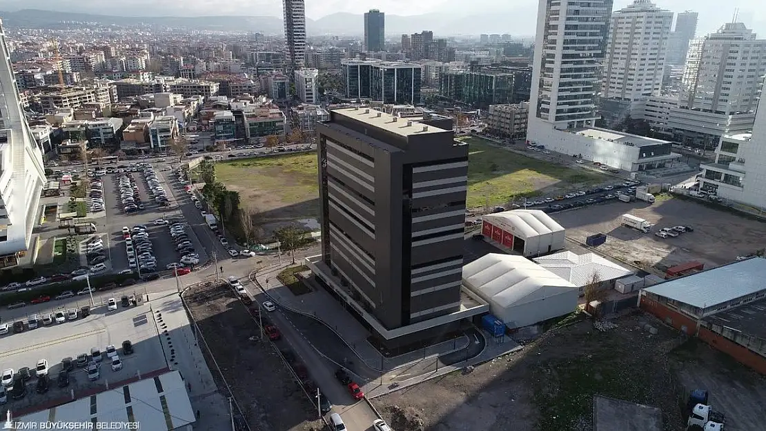 Türkiye'nin en büyük tam otomatik otoparkı İzmir'de