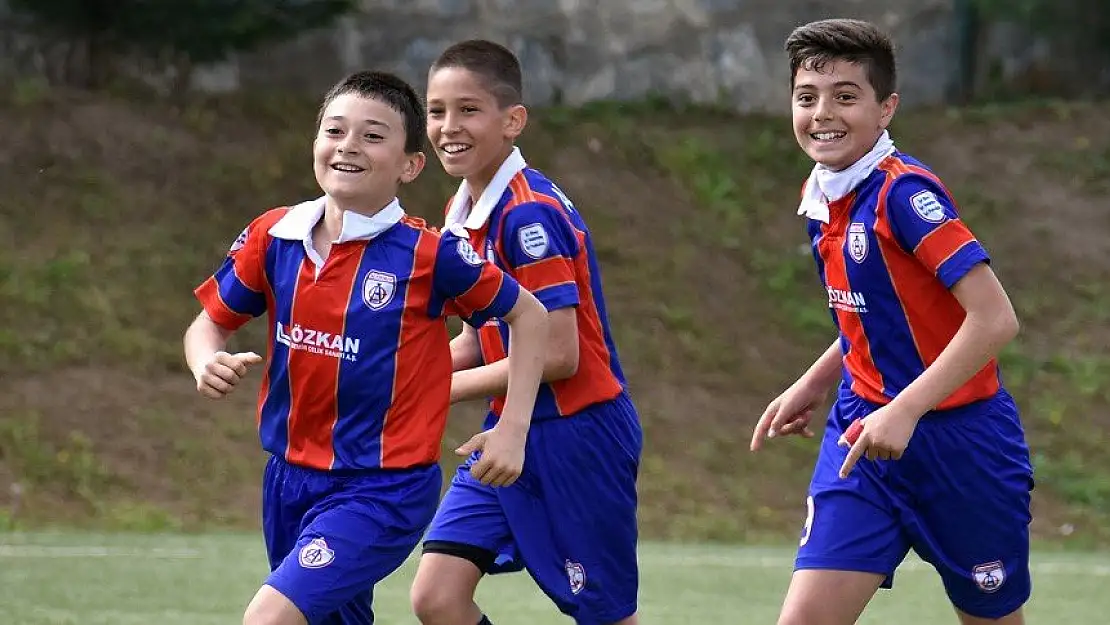 U12 İzmir Cup Şampiyonlar Ligi formatında