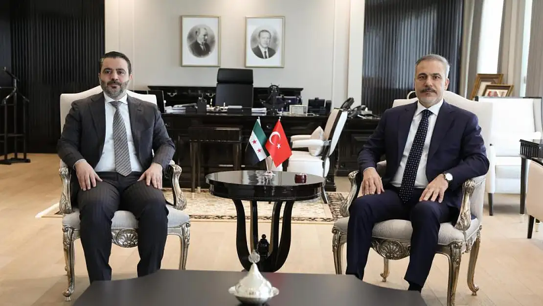 Üçlü zirve öncesi sürpriz görüşme: Fidan'dan Şeybani ile kritik temas