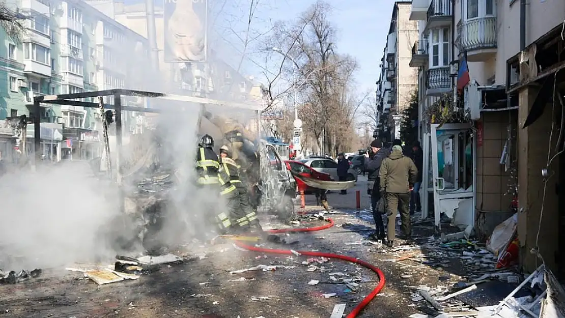 Ukrayna Donetsk'te pazar yerini bombaladı. Çok sayıda ölü ve yaralı var