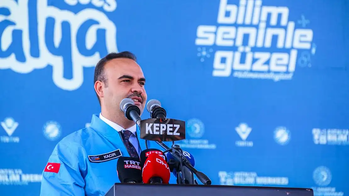 ‘Ülkemizi küresel bir üretim üssü haline getiriyoruz’