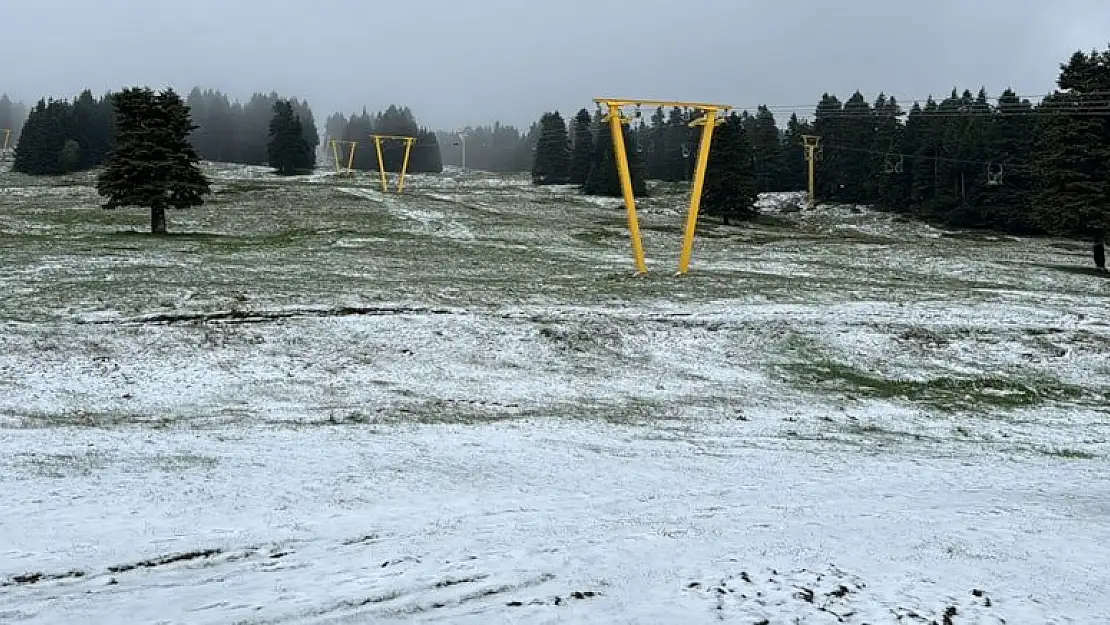 Uludağ’a Mayıs’ta kar yağdı