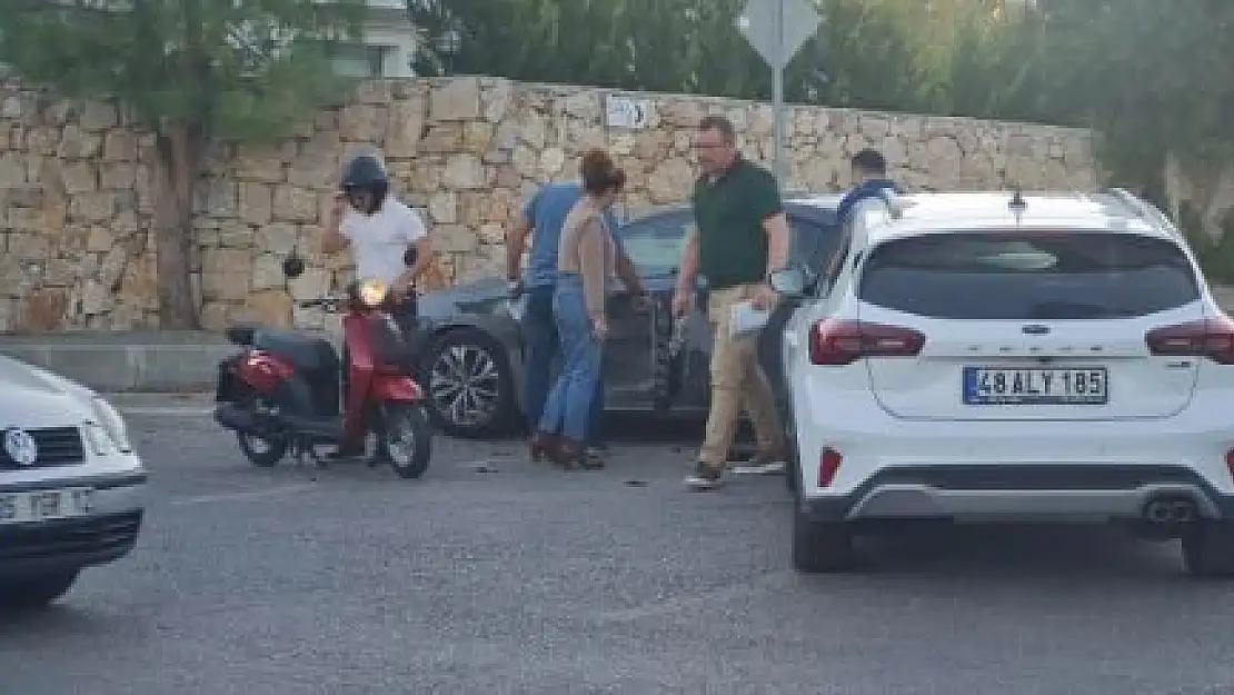 Ünlü oyuncu ve oğlu Bodrum'da kaza yaptı