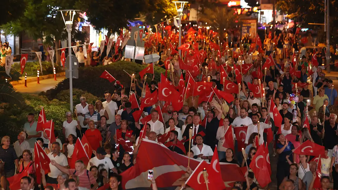 Urla zafer coşkusunu binlerle kutladı