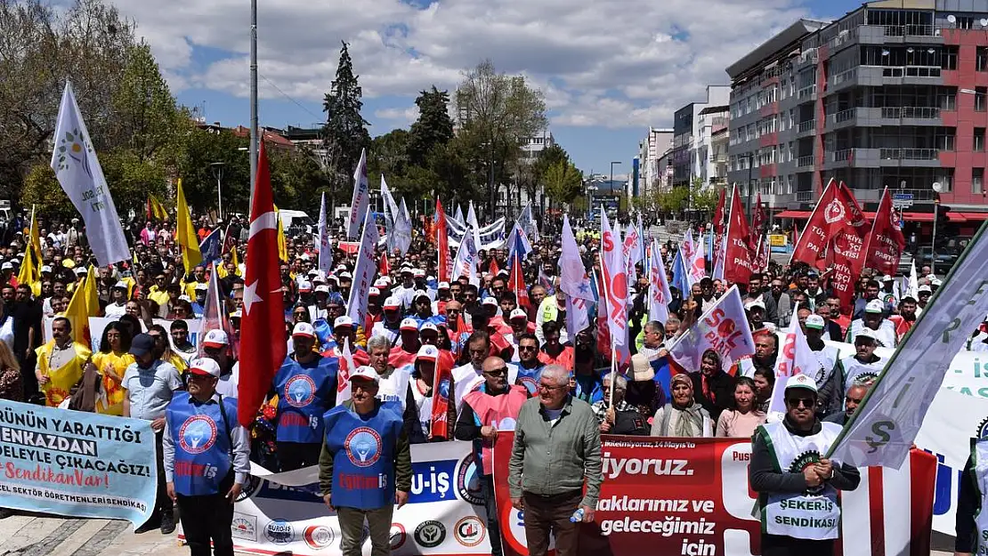 Uşak'ta 1 Mayıs coşkusu: Bu düzen ya değişecek ya değişecek