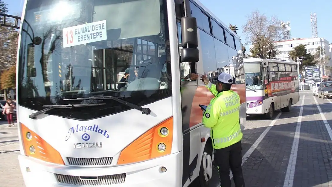 Uşak'ta 602 sürücüye para cezası kesildi