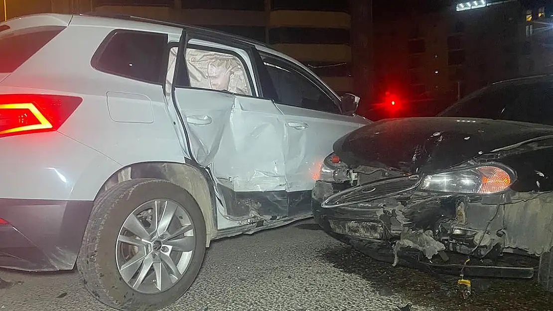 Uşak’ta meydana gelen trafik kazasında 3'ü çocuk 5 kişi yaralandı