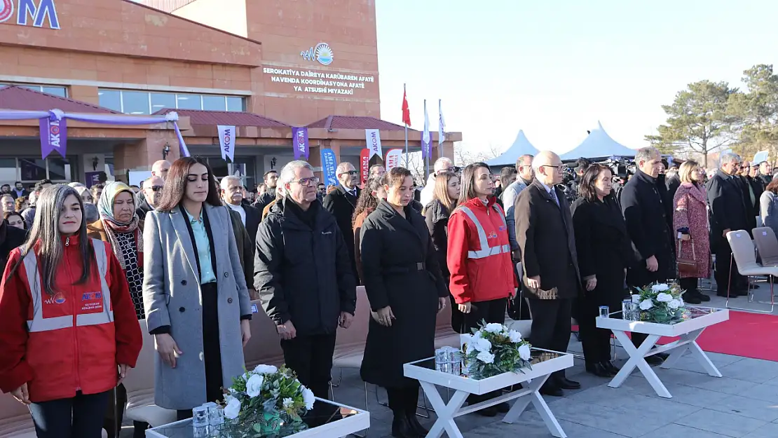 Van'da AKOM açılışına katıldı