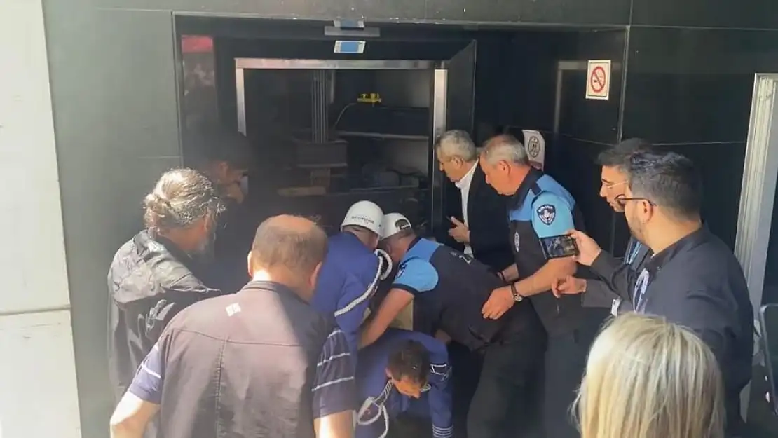 Veda töreni sonrası talihsiz olay: İlhan Şeşen'in sevenleri isyan etti
