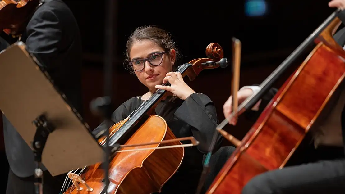 Yaşar Üniversitesi kuruluş yıl dönümünde sanat severlerle buluştu