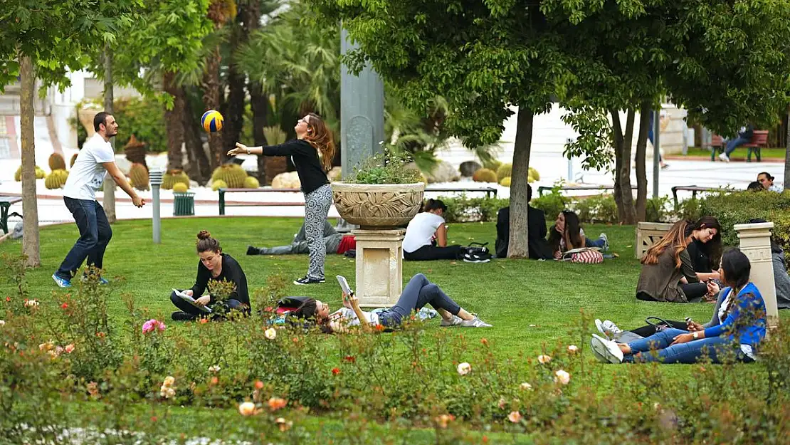 Yaşar Üniversitesi lise öğrencilerine üniversite deneyimi yaşatacak