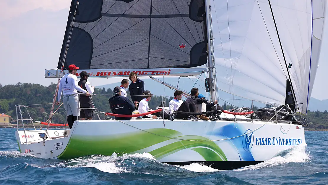Yaşar Üniversitesi Yelken Takımı'ndan Universail 2025'te büyük başarı