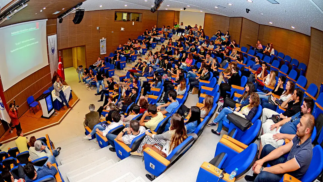 Yaşar Üniversitesi zirveye mi yerleşti?